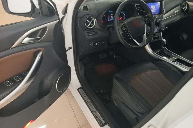 Used BYD Song 2017 Gaishi Upgrade Edition 1.5TID Automatic Luxury Model Driver Seat