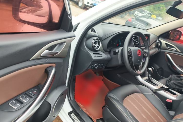 Used BYD Song 2017 Gaishe Upgrade Edition 1.5TID Automatic Elite Model Driver Seat