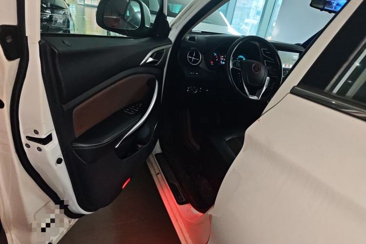 Used BYD Song 2017 Gaishe Upgrade Edition 1.5TID Automatic Elite Model Driver Seat