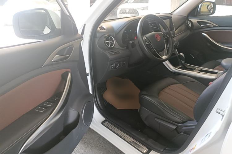 Used BYD Song 2017 Gaishe Upgrade Edition 1.5TID Automatic Elite Model Driver Seat