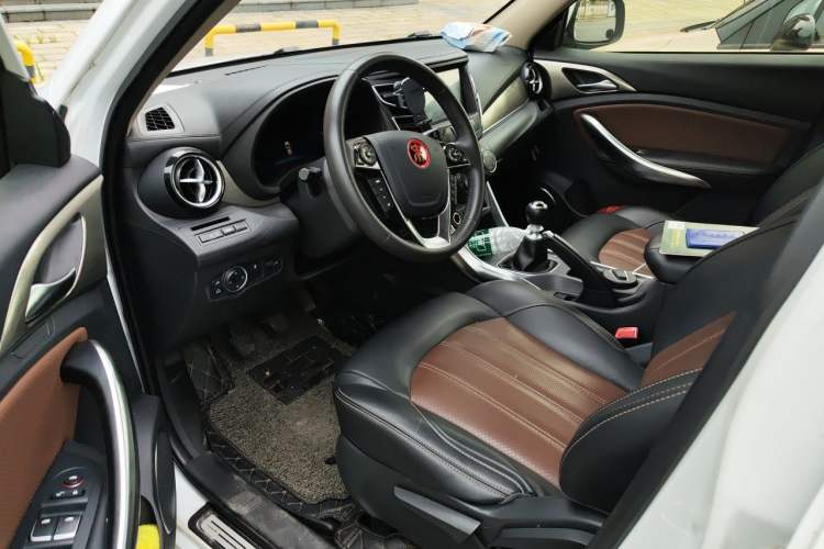 Used BYD Song 2017 Gaishi Upgrade Edition 1.5TI Manual Elite Model Driver Seat