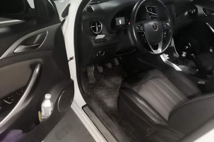 Used BYD Song 2017 Gaishi Upgrade Edition 1.5TI Manual Elite Model Driver Seat