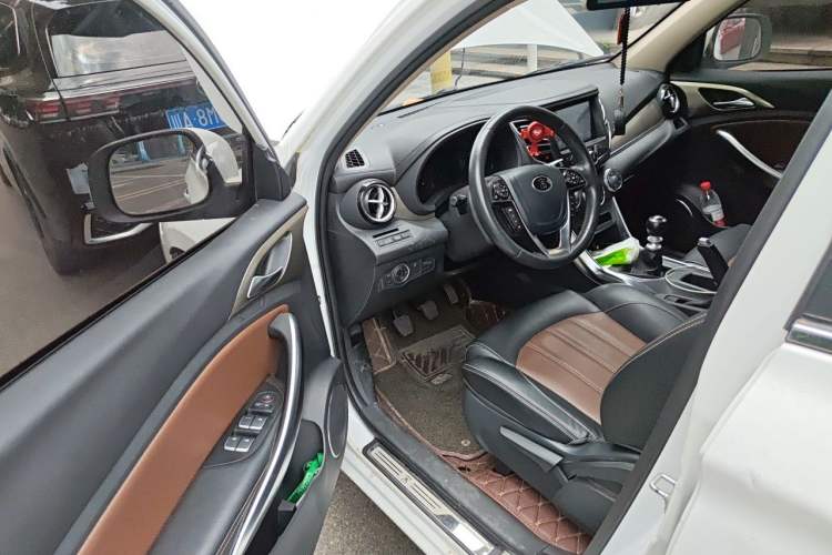 Used BYD Song 2017 Gaishi Upgrade Edition 1.5TI Manual Elite Model Driver Seat