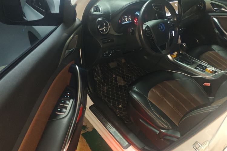 Used BYD Song 2017 Gaishe Upgrade Edition 1.5TID Automatic Elite Model Driver Seat