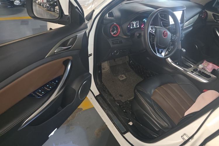 Used BYD Song 2017 Gaishe Upgrade Edition 1.5TID Automatic Elite Model Driver Seat