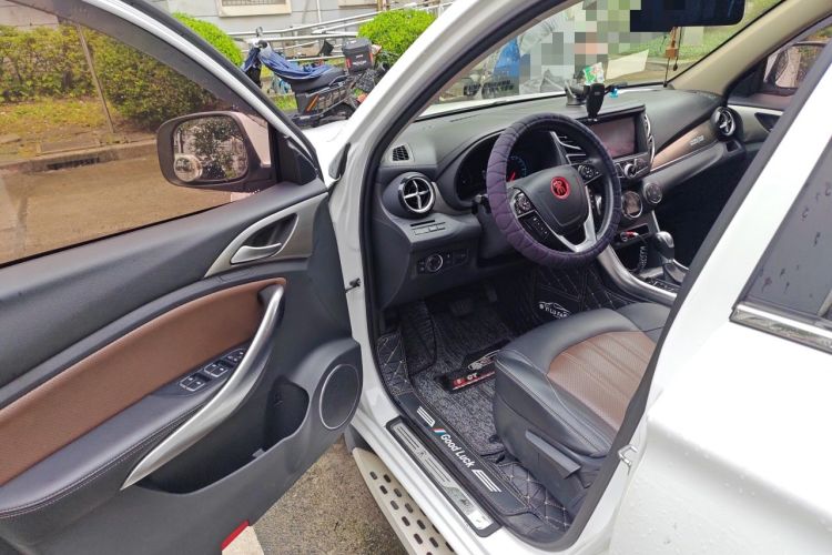 Used BYD Song 2017 Gaishe Upgrade Edition 1.5TID Automatic Elite Model Driver Seat