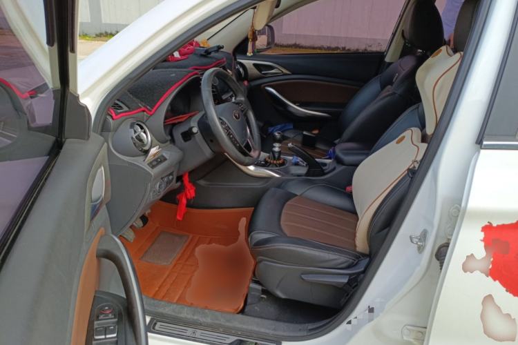 Used BYD Song 2017 Gaishi Upgrade Edition 1.5TI Manual Elite Model Driver Seat