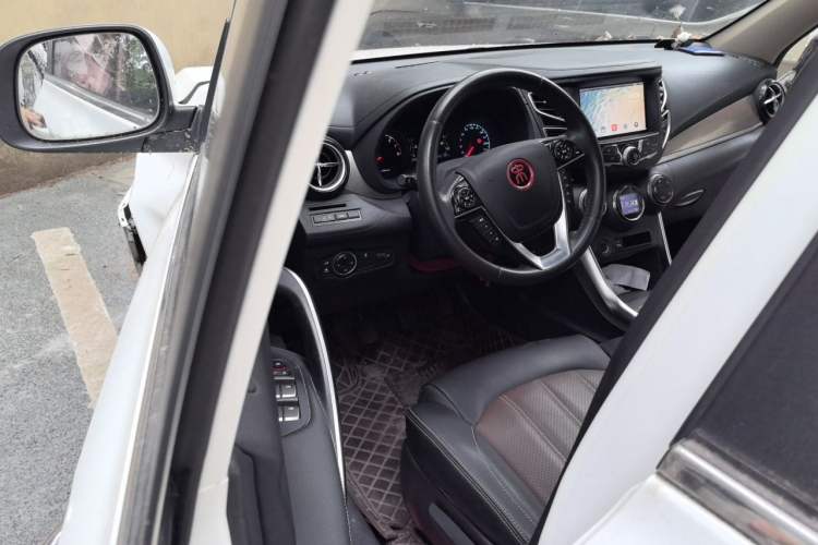 Used BYD Song 2017 Gaishi Upgrade Edition 1.5TI Manual Elite Model Driver Seat