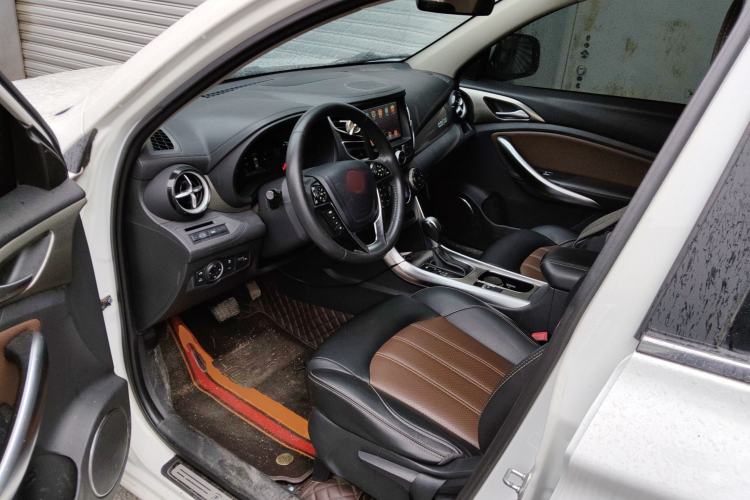 Used BYD Song 2017 Gaishe Upgrade Edition 1.5TID Automatic Elite Model Driver Seat