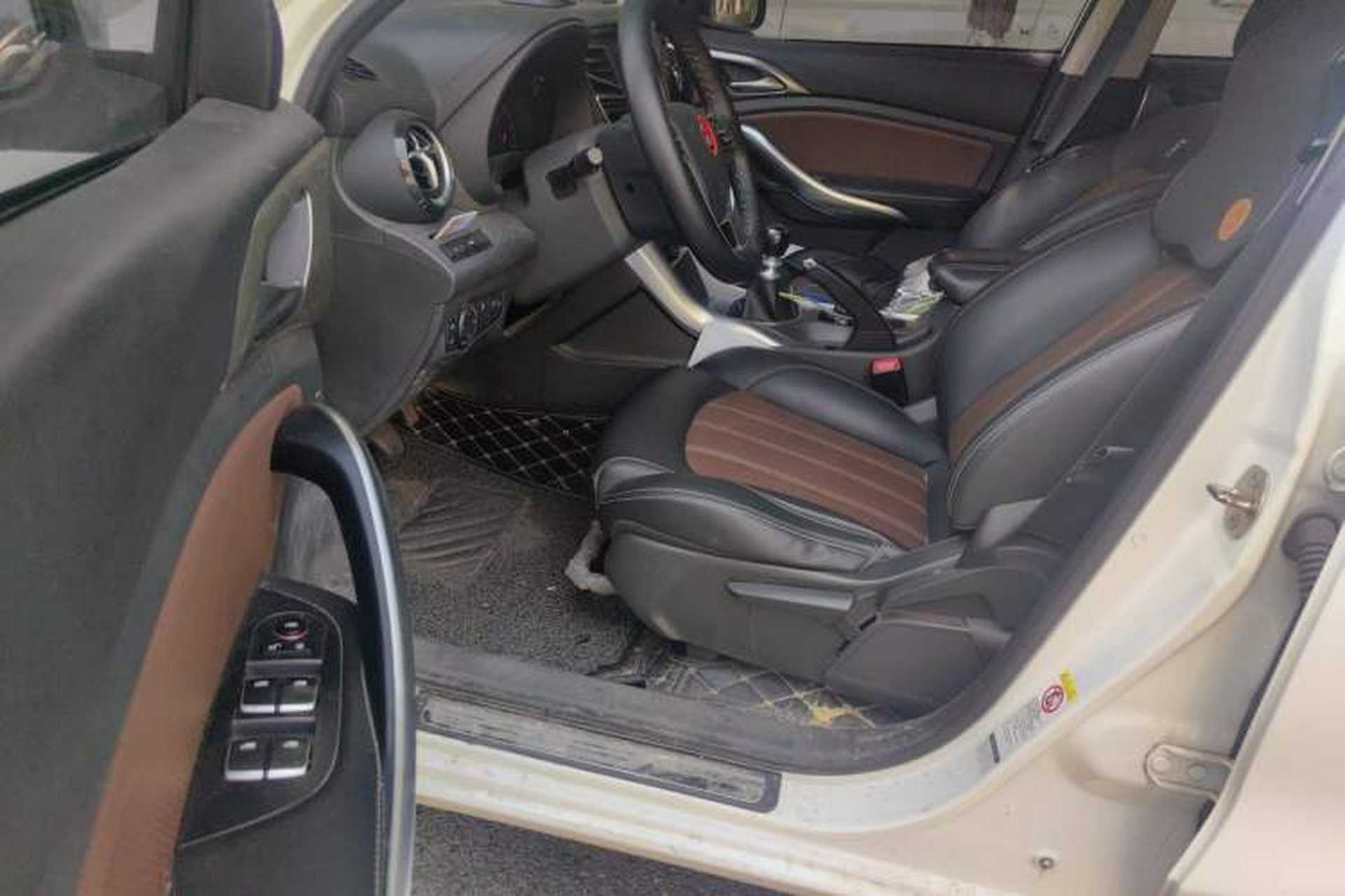 Used BYD Song 2017 Gaishi Upgrade Edition 1.5TI Manual Elite Model Driver Seat