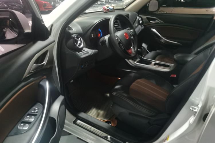 Used BYD Song 2017 Gaishe Upgrade Edition 1.5TID Automatic Elite Model Driver Seat
