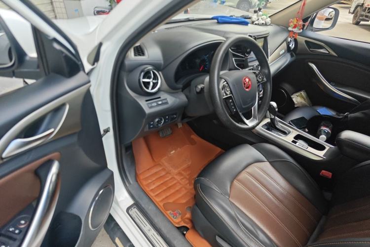 Used BYD Song 2017 Gaishe Upgrade Edition 1.5TID Automatic Elite Model Driver Seat