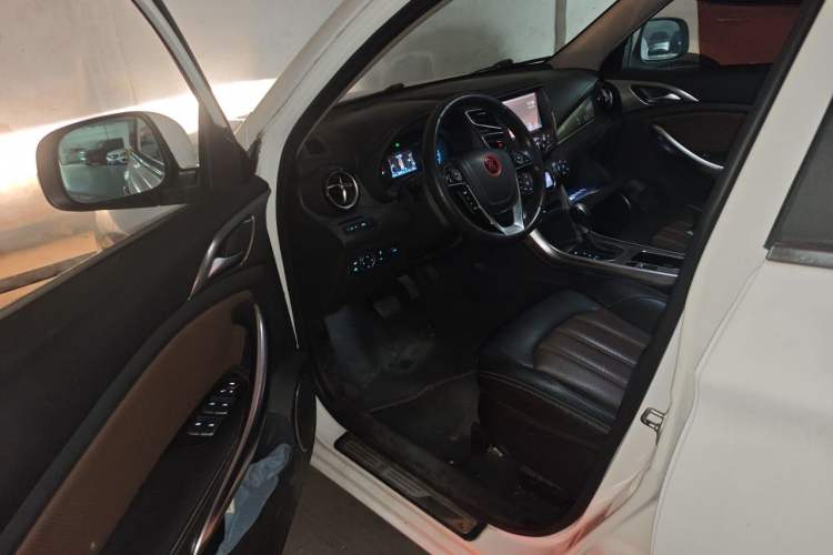 Used BYD Song 2017 Gaishe Upgrade Edition 1.5TID Automatic Elite Model Driver Seat