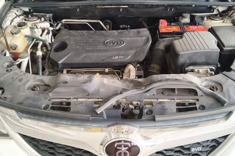 Used BYD Song 2017 Gaishe Upgrade Edition 1.5TID Automatic Elite Model Engine Bay