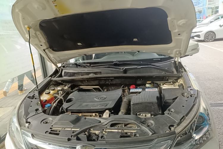 Used BYD Song 2017 Gaishi Upgrade Edition 1.5TI Manual Elite Model Engine Bay