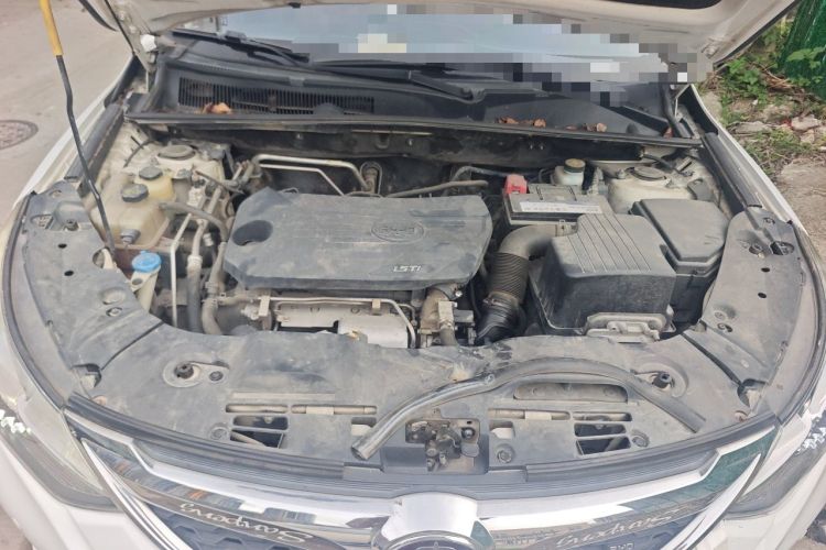 Used BYD Song 2017 Gaishi Upgrade Edition 1.5TI Manual Elite Model Engine Bay