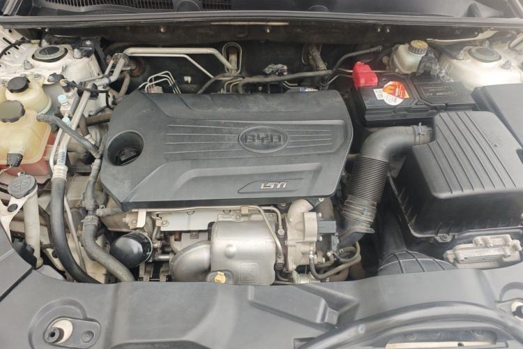 Used BYD Song 2017 Gaishe Upgrade Edition 1.5TID Automatic Elite Model Engine Bay