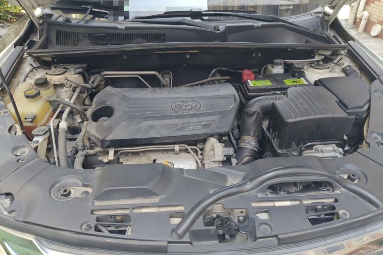 Used BYD Song 2017 Gaishi Upgrade Edition 1.5TI Manual Leading Model Engine Bay