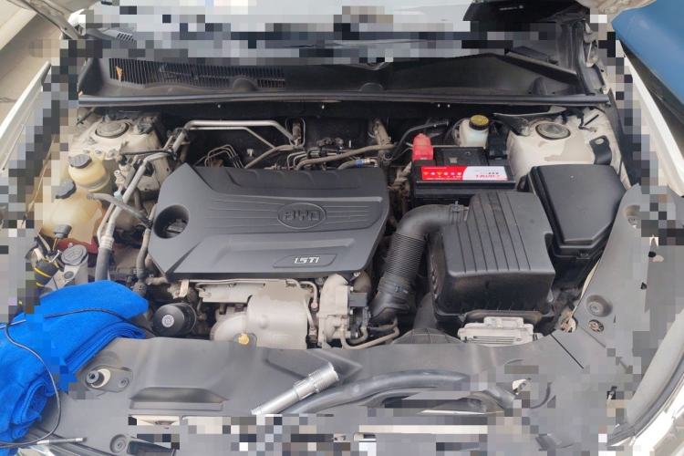 Used BYD Song 2017 Gaishe Upgrade Edition 1.5TID Automatic Elite Model Engine Bay