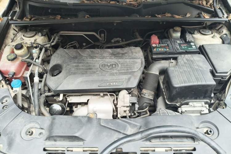 Used BYD Song 2017 Gaishe Upgrade Edition 1.5TID Automatic Elite Model Engine Bay