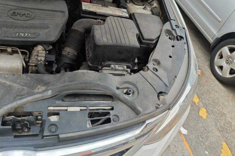Used BYD Song 2017 Gaishi Upgrade Edition 1.5TI Manual Elite Model Engine Bay Left