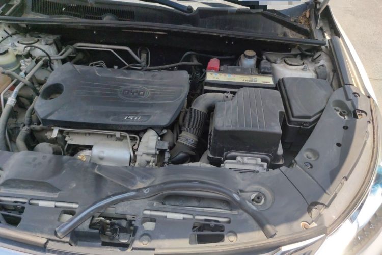 Used BYD Song 2017 Gaishi Upgrade Edition 1.5TI Manual Elite Model Engine Bay Left