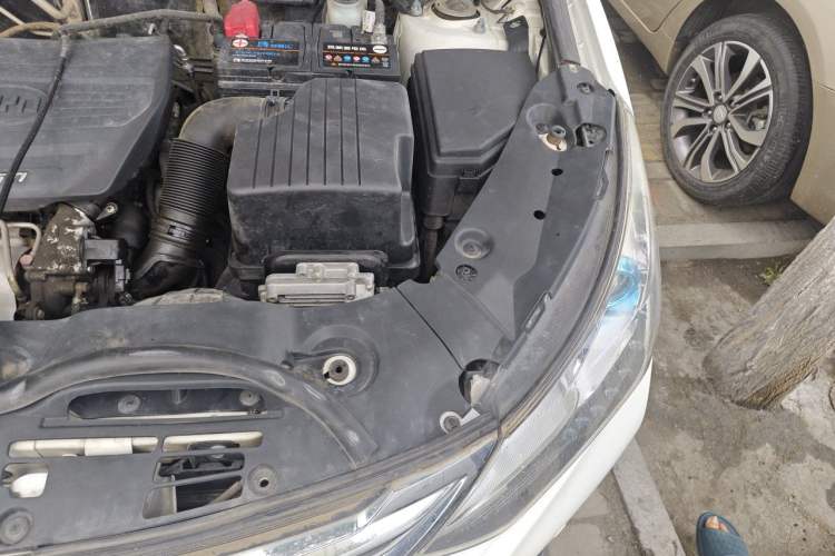 Used BYD Song 2017 Gaishi Upgrade Edition 1.5TI Manual Elite Model Engine Bay Left