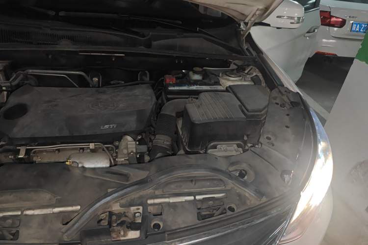 Used BYD Song 2017 Gaishe Upgrade Edition 1.5TID Automatic Elite Model Engine Bay Left