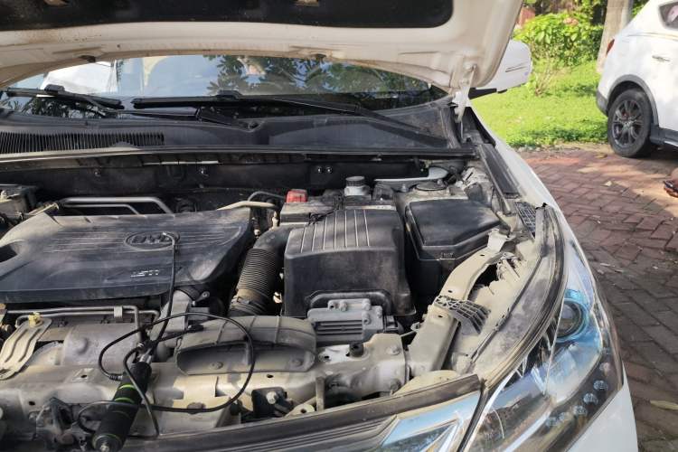 Used BYD Song 2017 Gaishi Upgrade Edition 1.5TI Manual Elite Model Engine Bay Left