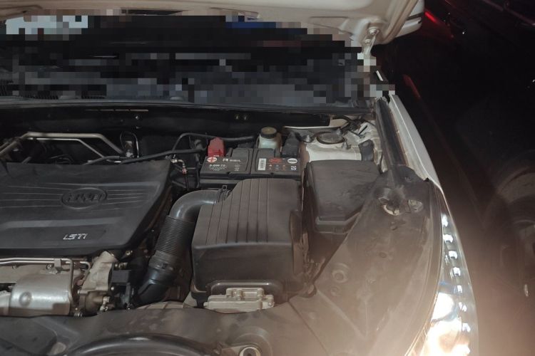 Used BYD Song 2017 Gaishi Upgrade Edition 1.5TI Manual Elite Model Engine Bay Left