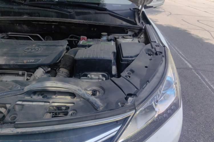 Used BYD Song 2017 Gaishi Upgrade Edition 1.5TI Manual Elite Model Engine Bay Left