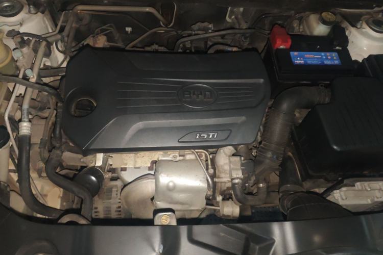Used BYD Song 2017 Gaishe Upgrade Edition 1.5TID Automatic Elite Model Engine Bay
