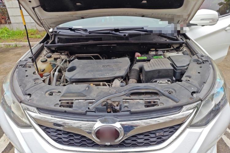 Used BYD Song 2017 Gaishe Upgrade Edition 1.5TID Automatic Elite Model Engine Bay