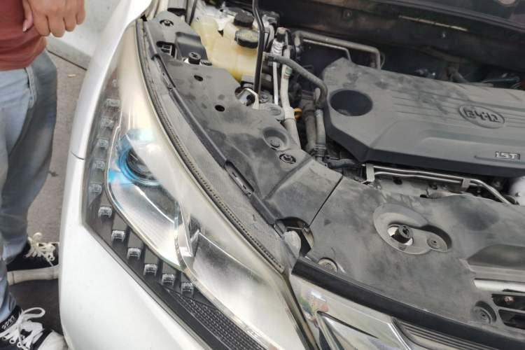 Used BYD Song 2017 Gaishe Upgrade Edition 1.5TID Automatic Elite Model Engine Bay Right