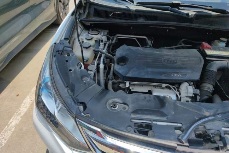Used BYD Song 2017 Gaishi Upgrade Edition 1.5TI Manual Elite Model Engine Bay Right