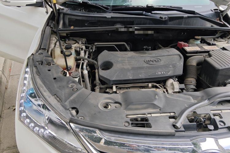 Used BYD Song 2017 Gaishe Upgrade Edition 1.5TID Automatic Elite Model Engine Bay Right