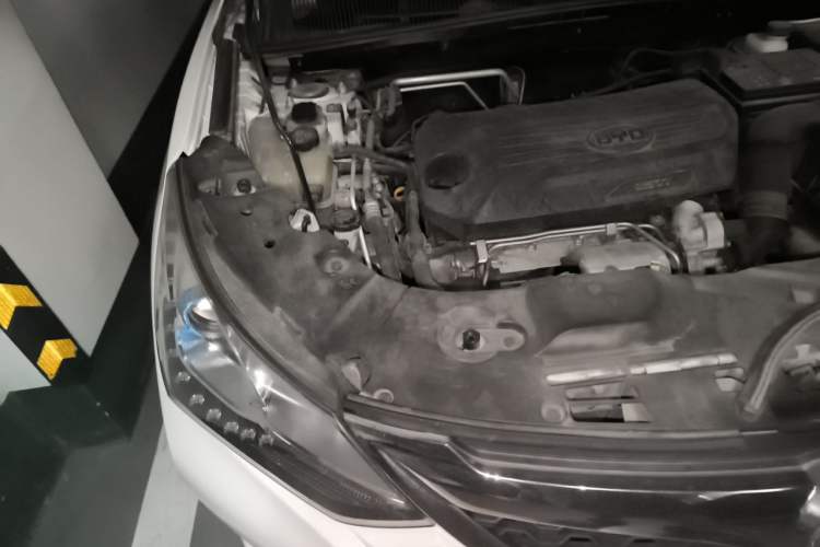 Used BYD Song 2017 Gaishi Upgrade Edition 1.5TI Manual Elite Model Engine Bay Right