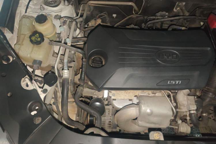 Used BYD Song 2017 Gaishe Upgrade Edition 1.5TID Automatic Elite Model Engine Bay Right