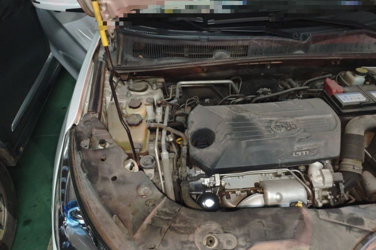 Used BYD Song 2017 Gaishe Upgrade Edition 1.5TID Automatic Elite Model Engine Bay Right