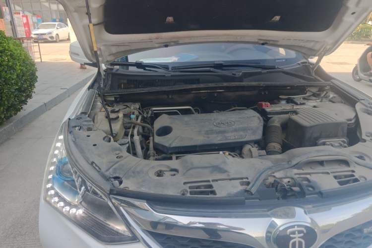 Used BYD Song 2017 Gaishe Upgrade Edition 1.5TID Automatic Elite Model Engine Bay Right