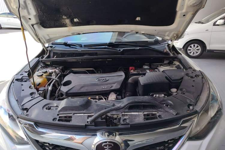 Used BYD Song 2017 Gaishi Upgrade Edition 1.5TI Manual Elite Model Engine Bay