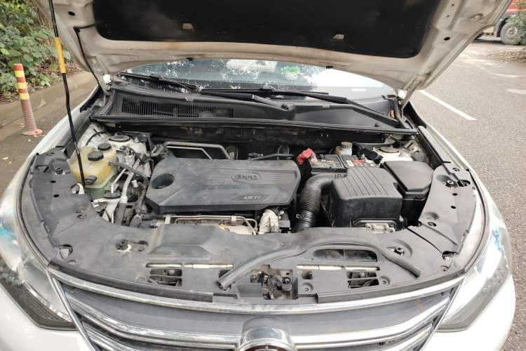 Used BYD Song 2017 Gaishe Upgrade Edition 1.5TID Automatic Elite Model Engine Bay