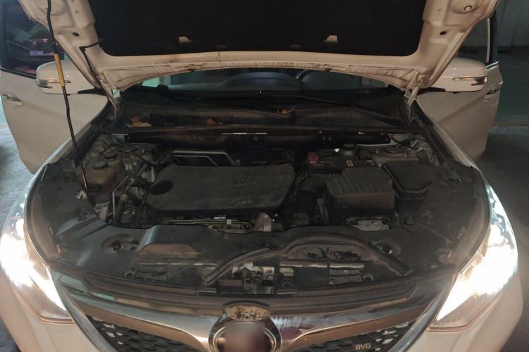 Used BYD Song 2017 Gaishe Upgrade Edition 1.5TID Automatic Elite Model Engine Bay
