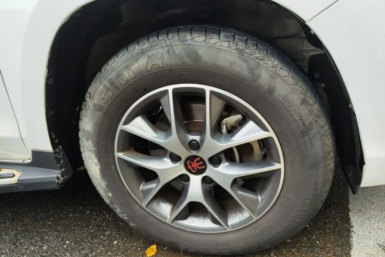 Used BYD Song 2017 Gaishi Upgrade Edition 1.5TI Manual Elite Model Exterior 1