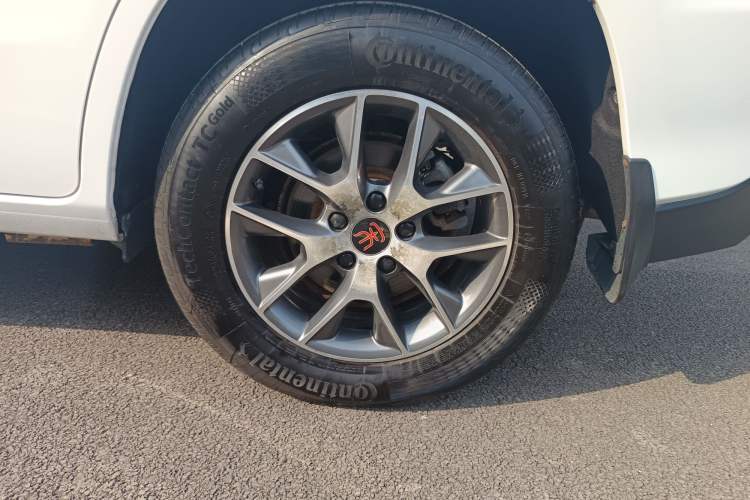 Used BYD Song 2017 Gaishe Upgrade Edition 1.5TID Automatic Elite Model Exterior 11