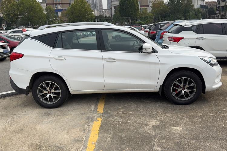 Used BYD Song 2017 Gaishi Upgrade Edition 1.5TID Automatic Luxury Model Exterior 2