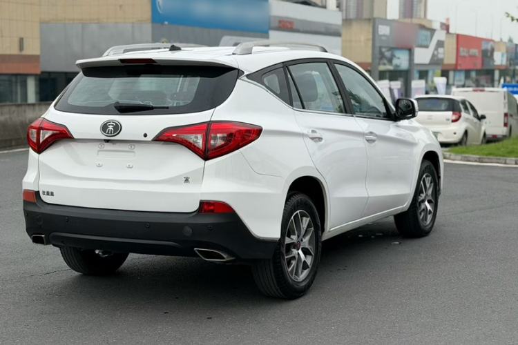 Used BYD Song 2017 Gaishe Upgrade Edition 1.5TID Automatic Elite Model Exterior 2