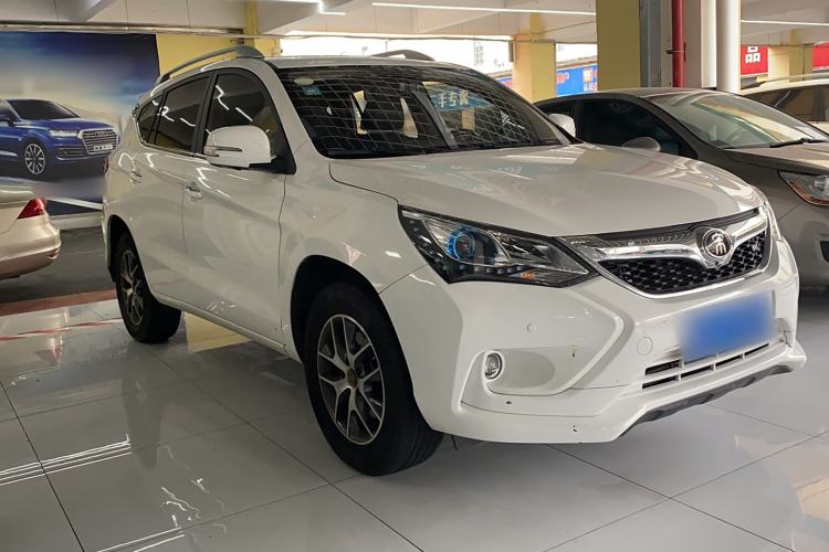 Used BYD Song 2017 Gaishi Upgrade Edition 1.5TI Manual Elite Model Exterior 2