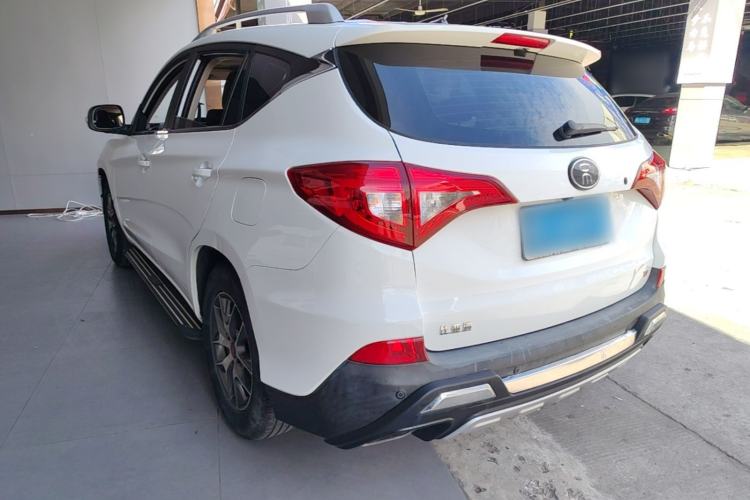 Used BYD Song 2017 Gaishi Upgrade Edition 1.5TI Manual Elite Model Exterior 2