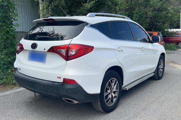 Used BYD Song 2017 Gaishe Upgrade Edition 1.5TID Automatic Elite Model Exterior 3